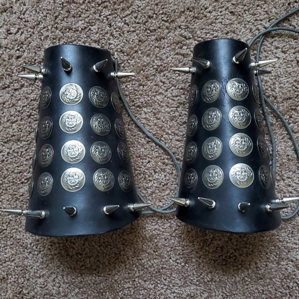 Custom Leather gauntlets